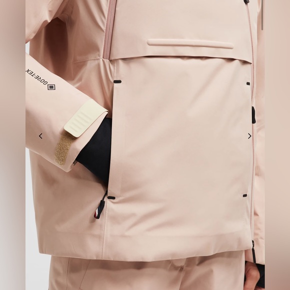 MONCLER
AMPAY GIUBOTTO GORE-TEX PADDED SKI JACKET - Picture 5 of 12